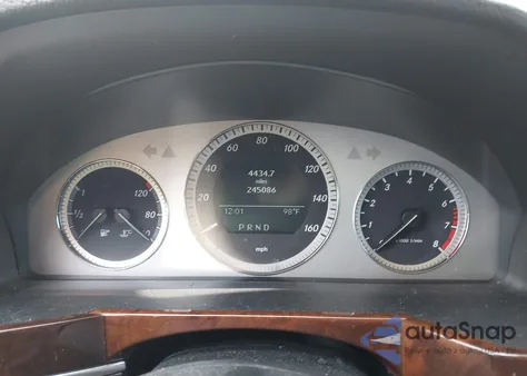 2011 Mercedes-Benz Glk 350 4Matic z USA, uszkodzony, nr VIN WDCGG8HB8BF567114